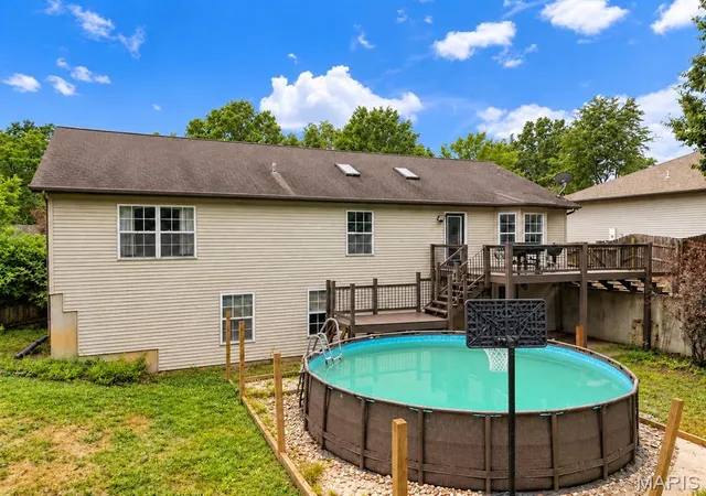 Photo 4 of Sale Pending at 427 Timber Dr, Warrenton, MO 63383 | MLS# MIS26055568 | Listing updated on 2026-10-27