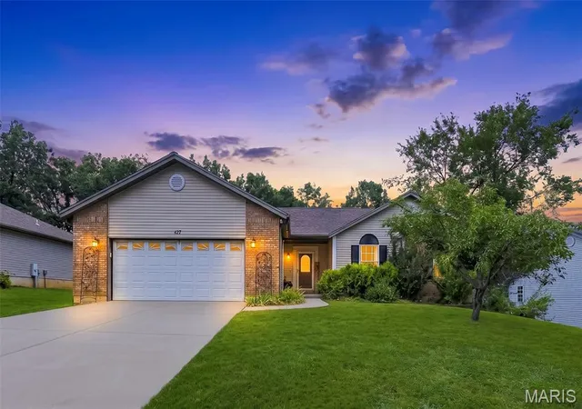 Photo 1 of Single family home for sale at 427 Timber Dr, Warrenton, MO 63383 | MLS# MIS26055568 | Listing updated on 2026-10-09