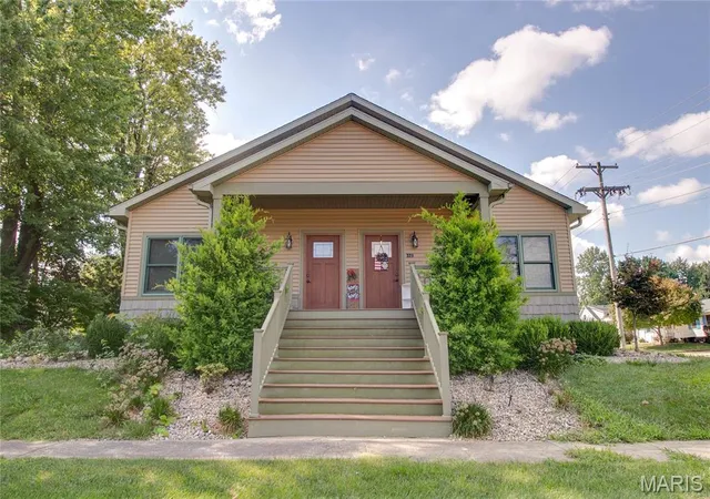 Photo 4 of Condo for sale at 327 W Adams St, Pittsfield, IL 62363 | MLS# MIS26055584 | Listing updated on 2026-09-22