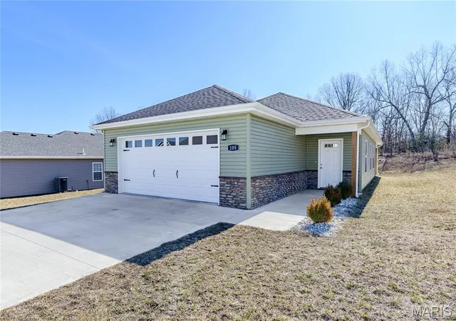 1st image of 105 Daniels Ct, St Robert, MO 65584 | MLS# MIS26055590