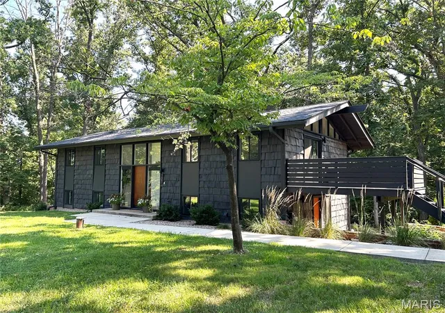 Photo 1 of Sale Pending at 707 Genteman Rd, O Fallon, MO 63366 | MLS# MIS26055594 | Listing updated on 2026-09-12