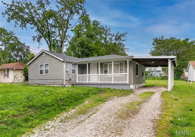 Photo 2 of Single family home for sale at 517 Belvedere Dr, Belleville, IL 62223 | MLS# MIS26055596 | Listing updated on 2026-09-03