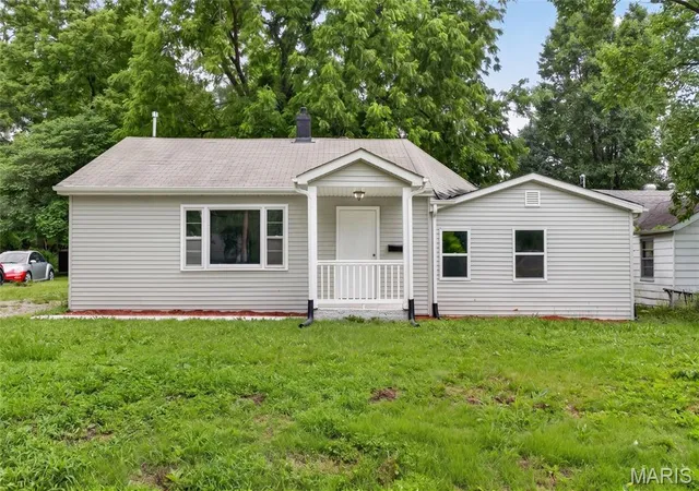 Single family home for sale at 821 Howell Ave, East Saint Louis, IL 62206 | MLS# MIS26055598