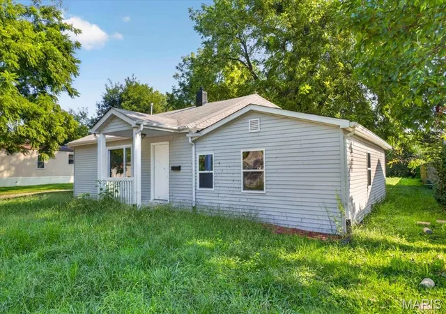 Photo 2 of Single family home for sale at 821 Howell Ave, East Saint Louis, IL 62206 | MLS# MIS26055598 | Listing updated on 2026-09-03