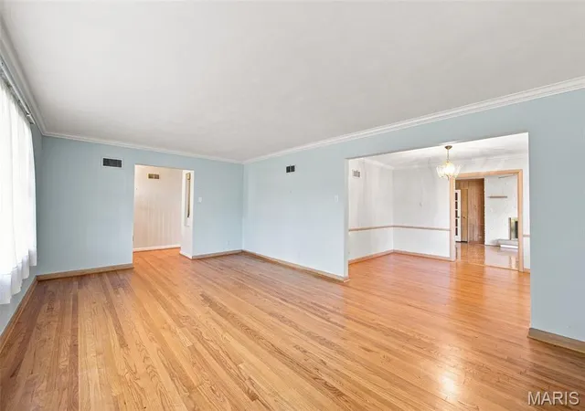 Photo 3 of Sale Pending at 1400 Christine Ave, Des Peres, MO 63131 | MLS# MIS26055600 | Listing updated on 2026-10-04