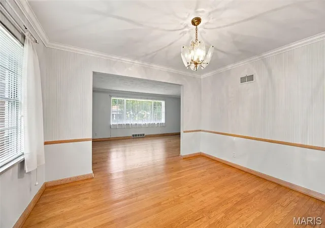 Photo 4 of Sale Pending at 1400 Christine Ave, Des Peres, MO 63131 | MLS# MIS26055600 | Listing updated on 2026-10-04