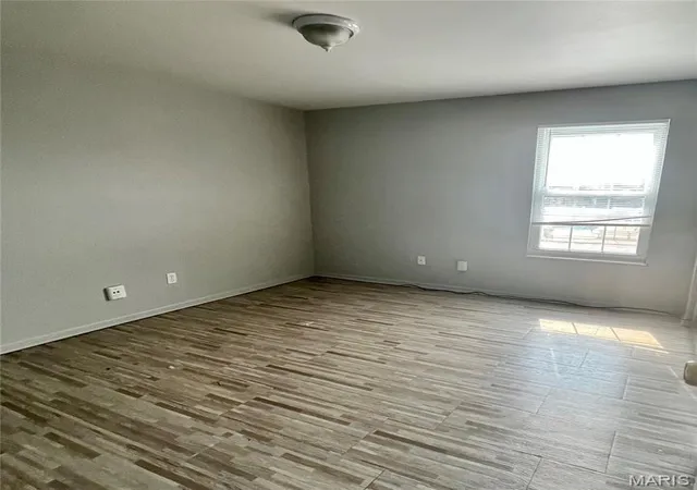 Listing Photo 5 - Condo for sale in building located at 12114 Natural Brg Rd, Bridgeton, MO 63044 - Unit #H
