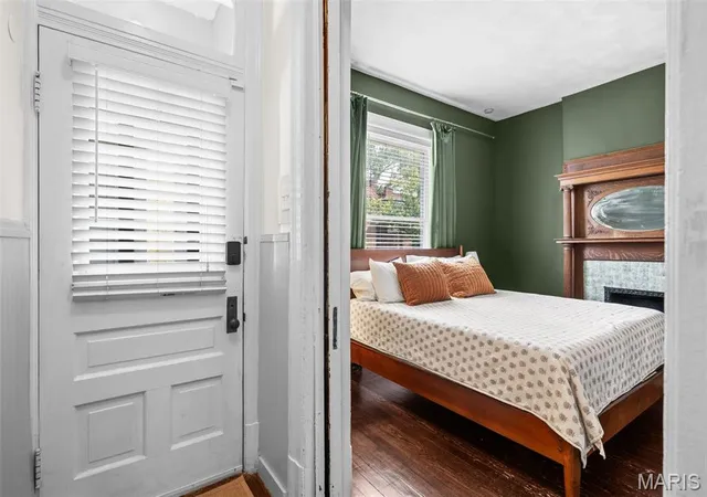 Photo 3 of Sale Pending at 4036 Flad Ave, St Louis, MO 63110 | MLS# MIS26055609 | Listing updated on 2026-10-20