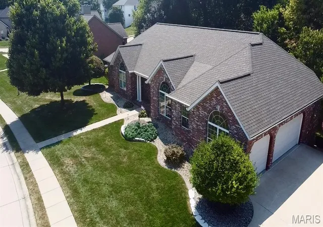 Photo 1 of Single family home for sale at 6 Timberwood Dr, Maryville, IL 62062 | MLS# MIS26055612 | Listing updated on 2026-09-12