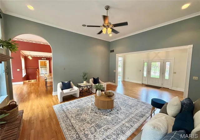 Photo 3 of Sale Pending at 6 Timberwood Dr, Maryville, IL 62062 | MLS# MIS26055612 | Listing updated on 2026-10-08
