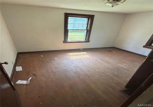 Photo 2 of Single family home for sale at 1101 Putnam, Alton, IL 62002 | MLS# MIS26055616 | Listing updated on 2026-08-28