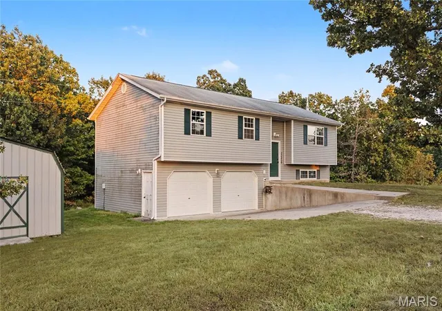 Photo 1 of Single family home for sale at 23226 Topo Dr, Saint Robert, MO 65584 | MLS# MIS26055628 | Listing updated on 2026-09-29