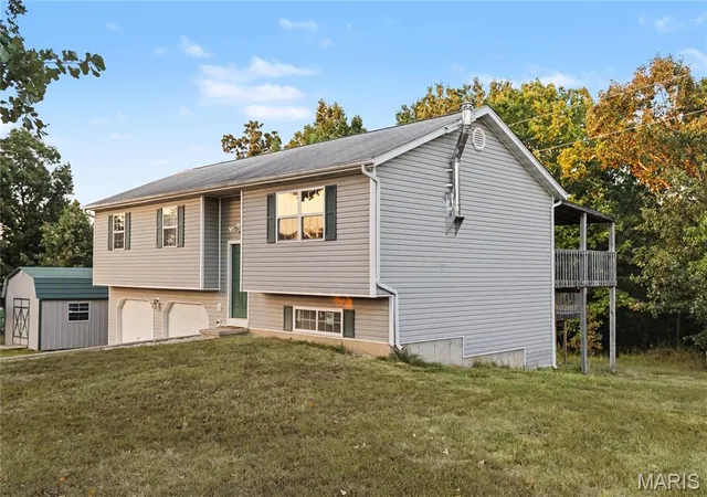 Photo 3 of Single family home for sale at 23226 Topo Dr, Saint Robert, MO 65584 | MLS# MIS26055628 | Listing updated on 2026-09-29