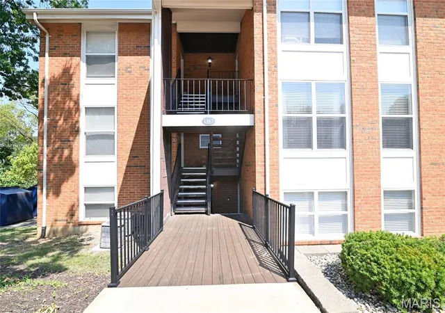 Photo 1 of Sale Pending at 1963 Greenpoint Dr #203, St Louis, MO 63122 | MLS# MIS26055630 | Listing updated on 2026-09-03