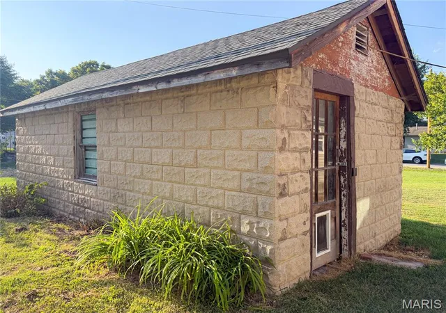 Photo 24 of Single family home for sale at 9 S Hickory St, Smithton, IL 62285 | MLS# MIS26055636 | Listing updated on 2026-09-14
