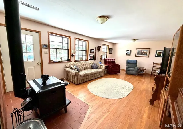 3rd image of 352 Hwy M, Steelville, MO 65565 | MLS# MIS26055637
