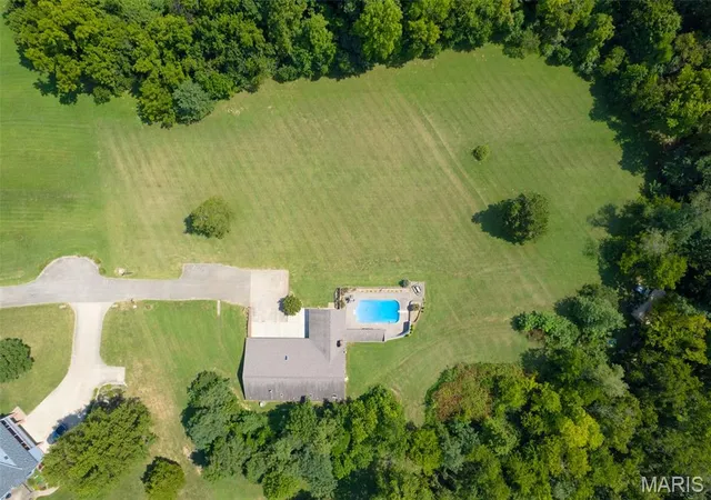 Photo 81 of Single family home for sale at 7 Greenbriar Ln, Chester, IL 62233 | MLS# MIS26055646 | Listing updated on 2026-09-04