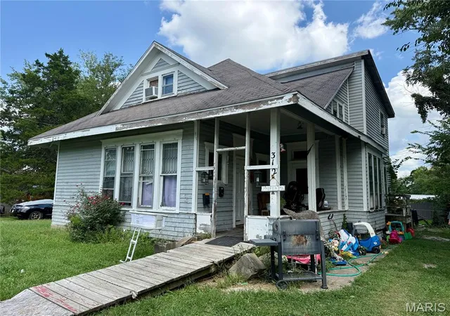 Photo 1 of Single family home for sale at 312 Mckinley Ave, Warrenton, MO 63383 | MLS# MIS26055647 | Listing updated on 2026-09-17