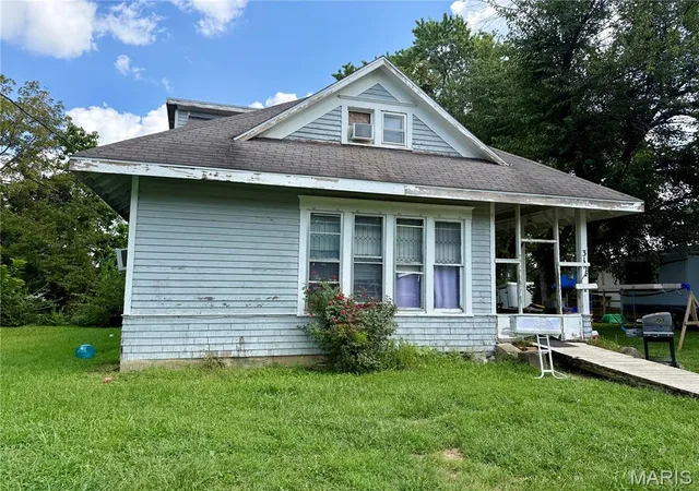 Photo 3 of Single family home for sale at 312 Mckinley Ave, Warrenton, MO 63383 | MLS# MIS26055647 | Listing updated on 2026-09-17