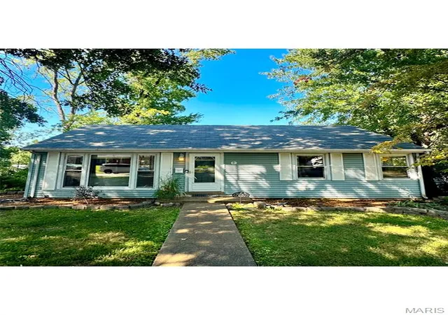 Photo 1 of Sale Pending at 7009 Greenholly Dr, Saint Louis, MO 63123 | MLS# MIS26055649 | Listing updated on 2026-09-20