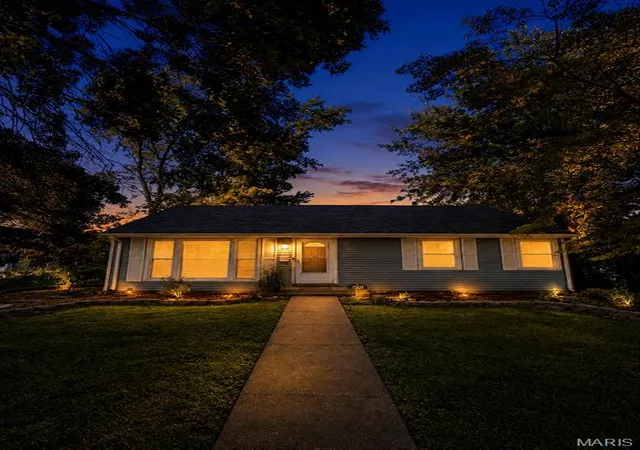 Photo 3 of Sale Pending at 7009 Greenholly Dr, Saint Louis, MO 63123 | MLS# MIS26055649 | Listing updated on 2026-09-20