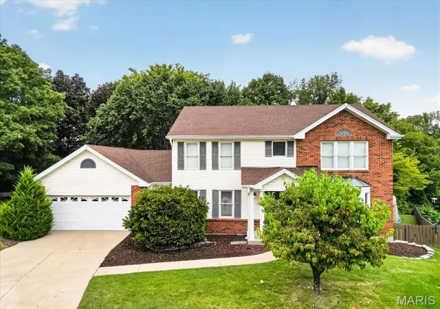 Photo 2 of Single family home for sale at 11 Fleurie Dr, Florissant, MO 63031 | MLS# MIS26055660 | Listing updated on 2026-09-24