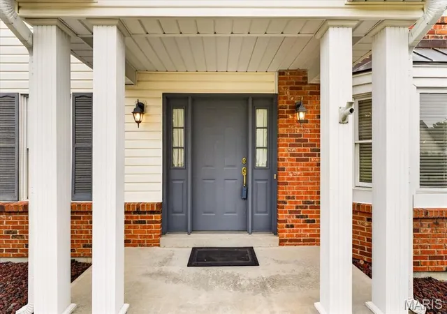 Photo 3 of Single family home for sale at 11 Fleurie Dr, Florissant, MO 63031 | MLS# MIS26055660 | Listing updated on 2026-09-24