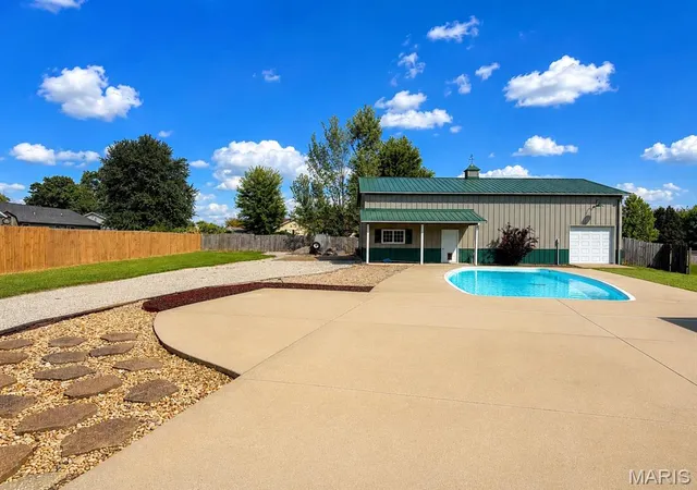 Photo 2 of Sale Pending at 9928 Aldantay Ct, Lebanon, IL 62254 | MLS# MIS26055664 | Listing updated on 2026-09-01