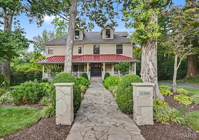 Photo 3 of Sale Pending at 111 Edwin Ave, Saint Louis, MO 63122 | MLS# MIS26055670 | Listing updated on 2026-09-07