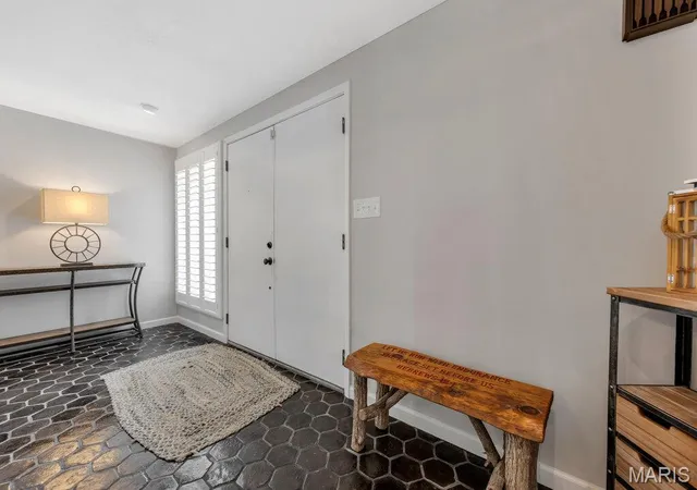 Photo 3 of Single family home for sale at 2 Bridal Oak Ct, O'fallon, MO 63366 | MLS# MIS26055678 | Listing updated on 2026-09-06