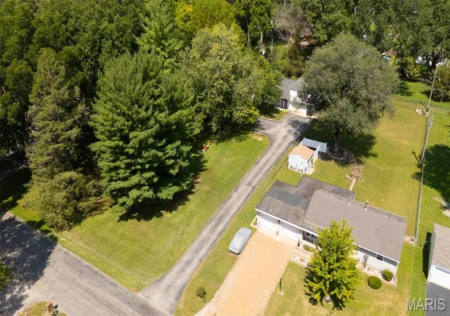 Photo 3 of Single family home for sale at 15 Belle Dr, Fairview Heights, IL 62208 | MLS# MIS26055679 | Listing updated on 2026-09-13