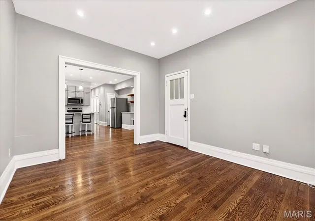 Listing Photo 4 - Condo for sale in building located at 4120 Wyoming St, Saint Louis, MO 63116