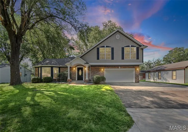 Photo 2 of Sale Pending at 210 Stites Ave, Fairview Heights, IL 62208 | MLS# MIS26055681 | Listing updated on 2026-09-06