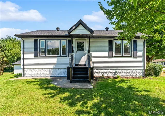 Photo 1 of Single family home for sale at 712 Hill Rd, Caseyville, IL 62232 | MLS# MIS26055686 | Listing updated on 2026-09-05