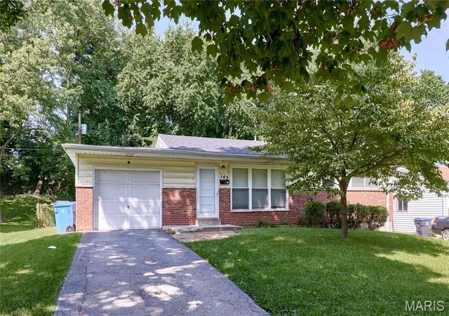 Photo 3 of Single family home for sale at 145 Clearview Dr, Florissant, MO 63033 | MLS# MIS26055698 | Listing updated on 2026-09-21