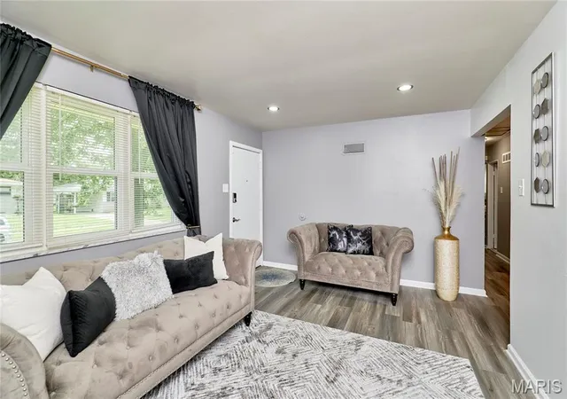 Photo 3 of Single family home for sale at 2745 Benne Dr, Florissant, MO 63031 | MLS# MIS26055699 | Listing updated on 2026-09-29
