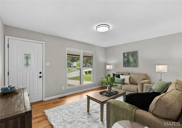 Photo 3 of Sale Pending at 11919 Holly Brook Dr, Maryland Heights, MO 63043 | MLS# MIS26055701 | Listing updated on 2026-09-01