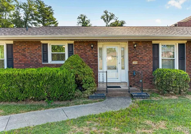 Photo 3 of Single family home for sale at 1608 Daleview St, Columbia, IL 62236 | MLS# MIS26055702 | Listing updated on 2026-09-14