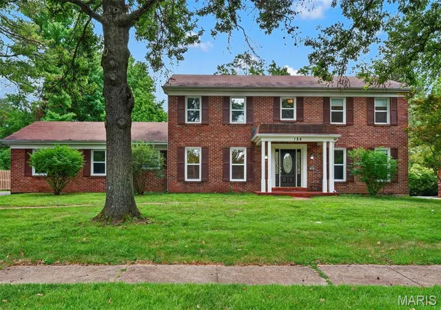 Photo 1 of Single family home for sale at 184 Gunston Hall Ct, Chesterfield, MO 63017 | MLS# MIS26055713 | Listing updated on 2026-10-04