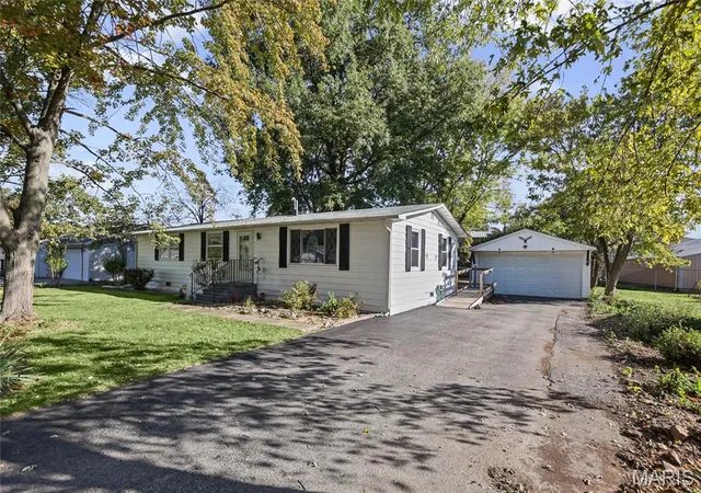 Photo 1 of Manufactured home for sale at 710 Rogers Dr, Freeburg, IL 62243 | MLS# MIS26055715 | Listing updated on 2026-10-22