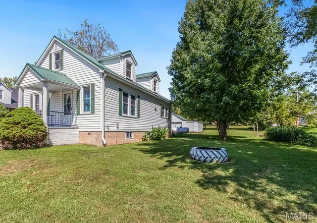 Photo 2 of Single family home for sale at 301 Red Oak Ave, Rosebud, MO 63091 | MLS# MIS26055730 | Listing updated on 2026-09-03