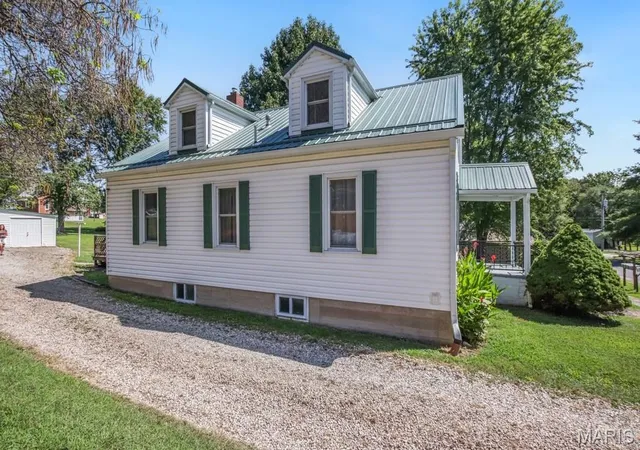 Photo 3 of Single family home for sale at 301 Red Oak Ave, Rosebud, MO 63091 | MLS# MIS26055730 | Listing updated on 2026-09-03