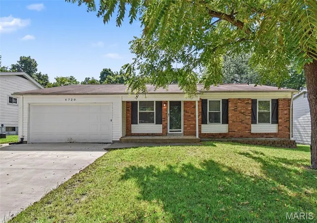 Photo 1 of Single family home for sale at 6720 Foxbend Ct, Florissant, MO 63033 | MLS# MIS26055734 | Listing updated on 2026-09-29