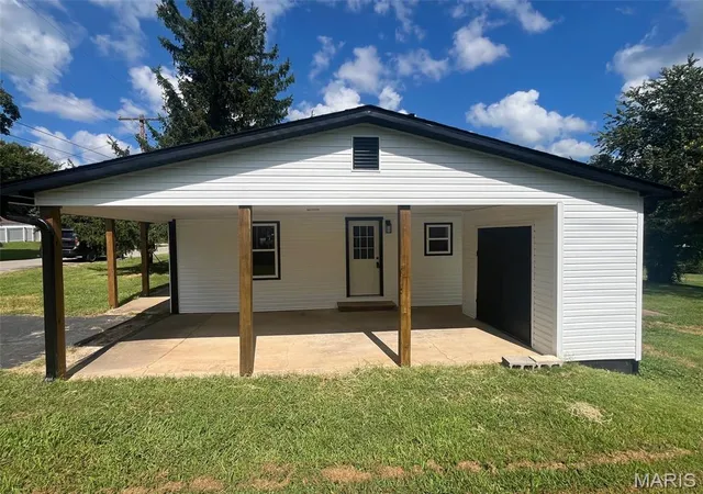Photo 2 of Single family home for sale at 707 Nicholson Dr, Potosi, MO 63664 | MLS# MIS26055736 | Listing updated on 2026-10-05