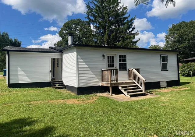 Photo 3 of Single family home for sale at 707 Nicholson Dr, Potosi, MO 63664 | MLS# MIS26055736 | Listing updated on 2026-10-05