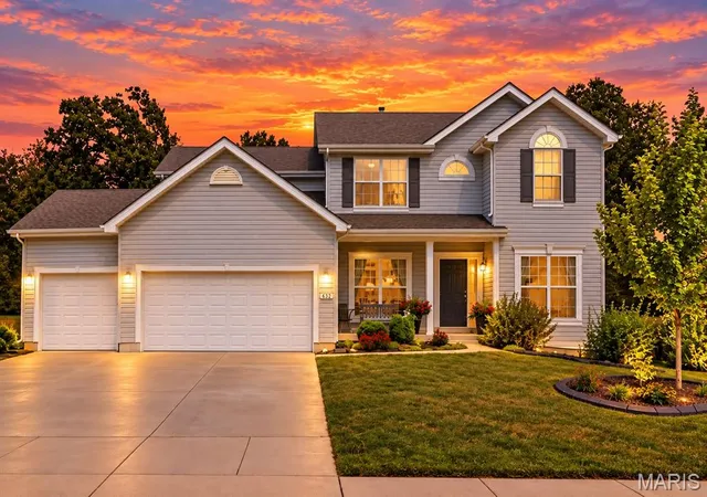 Single family home for sale at 634 Creek Bnd Dr, Lake Saint Louis, MO 63367 | MLS# MIS26055748
