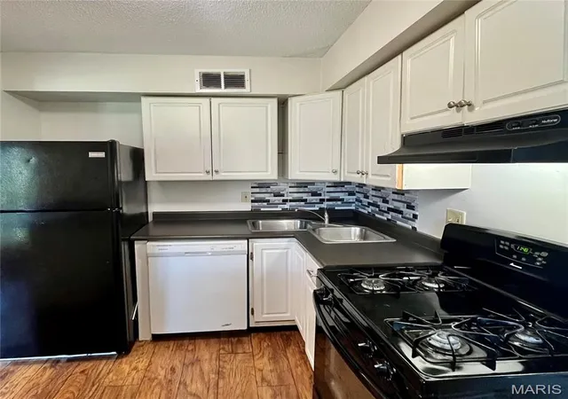 Photo 2 of Condo for sale at 8732 Santa Bella Dr #F, Hazelwood, MO 63042 | MLS# MIS26055749 | Listing updated on 2026-09-14