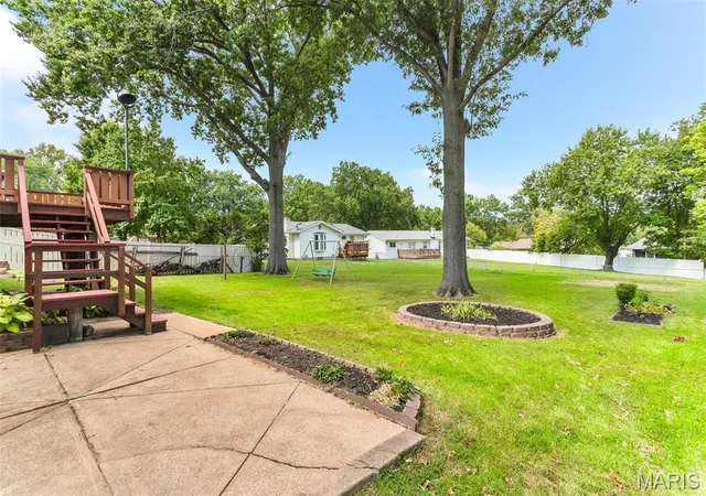 Photo 3 of Sale Pending at 2333 Wincanton Rd, Saint Louis, MO 63129 | MLS# MIS26055750 | Listing updated on 2026-10-05