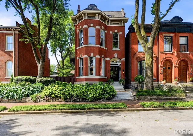 Photo 1 of Sale Pending at 2008 Rutger St, Saint Louis, MO 63104 | MLS# MIS26055758 | Listing updated on 2026-09-01