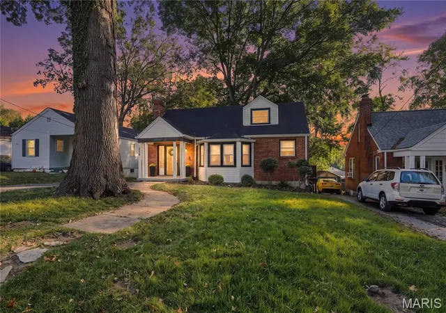 Photo 1 of Single family home for sale at 216 S Hartnett Ave, Saint Louis, MO 63135 | MLS# MIS26055759 | Listing updated on 2026-10-15